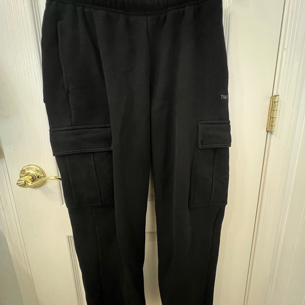 Aritzia Tna Cozy Fleece Mega Cargo Sweatpant